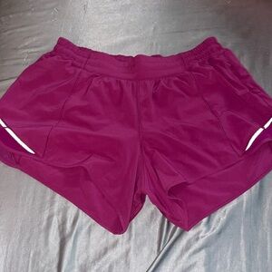 Lululemon Hotty Hot Low-Rise Short